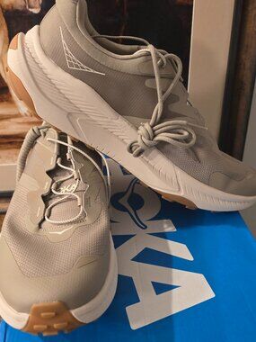 Hoka One Men's Transport Trainer Sneaker Dune/Eggnog Sz 13 D NEW 1123153-DEGG